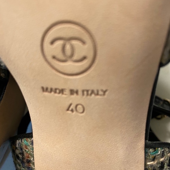 Chanel tweed and Leather sandals. - Picture 8 of 13